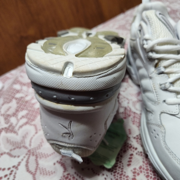 Danskin Now athletic shoe Leather Upper Nwob Size 11 - Picture 4 of 7